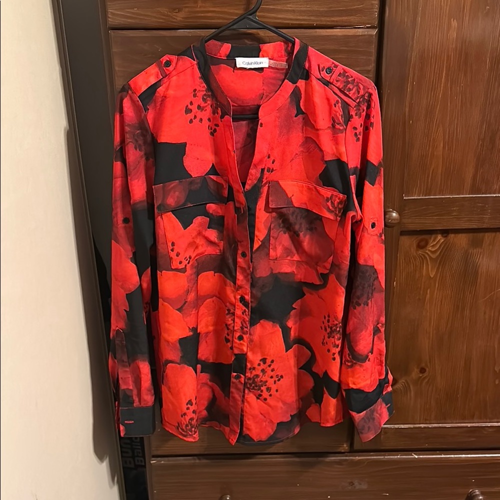 Calvin Klein Women's Red Floral Top